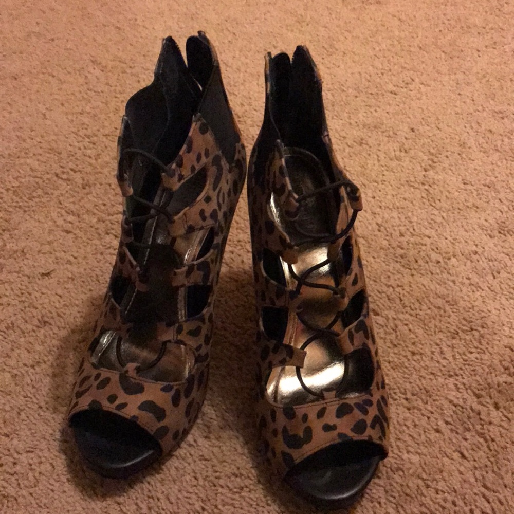 Jennifer Lopez heels